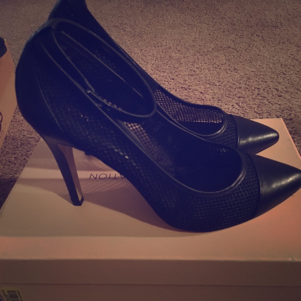 ‼️SOLD‼️BCBG Generation Black Stilettos sz 8.5
